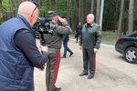 Spekulace o zdraví diktátora Lukašenka: Obvázanou má levou ruku (15.5.2023)