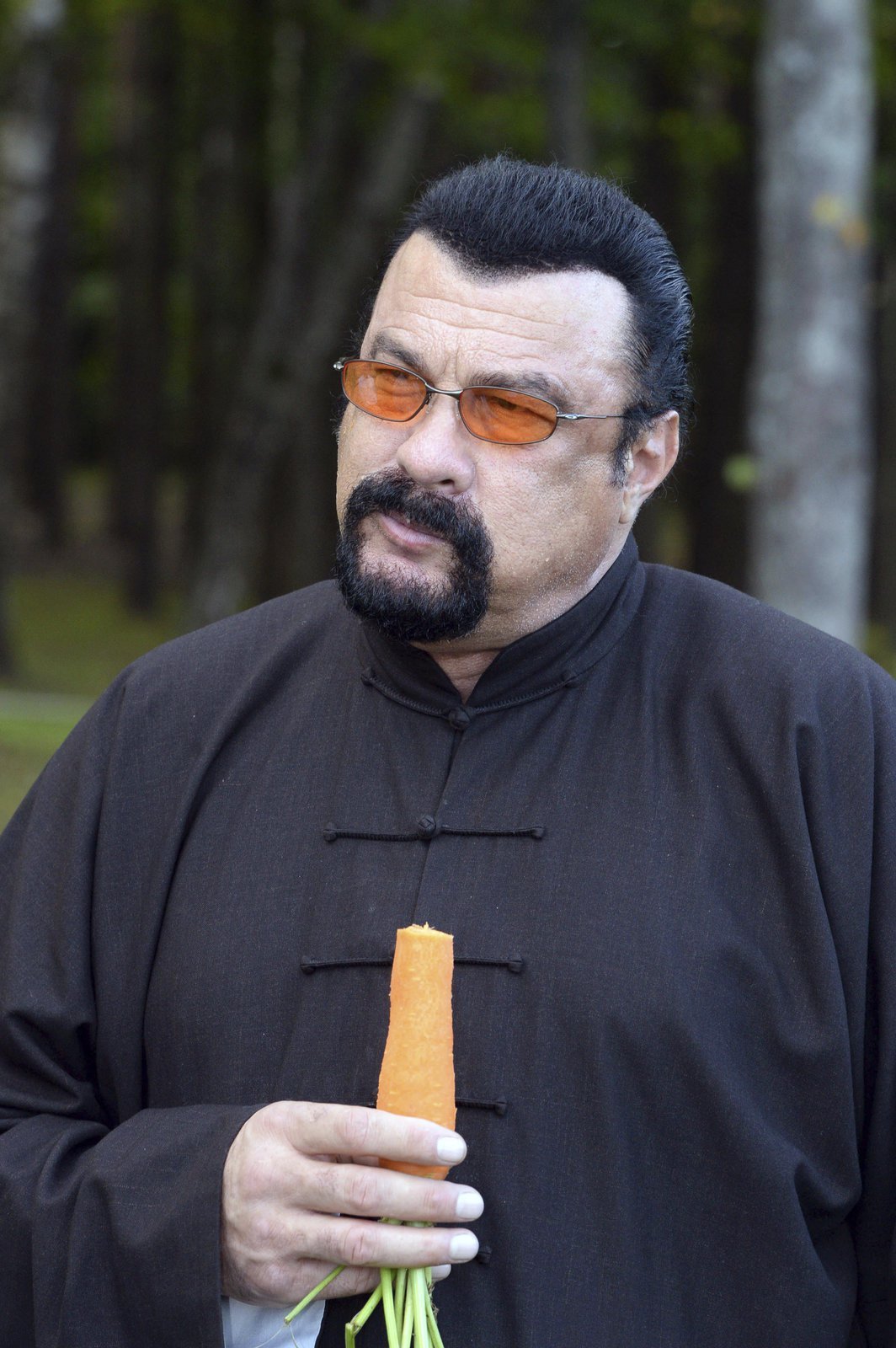 Steven Seagal navštívil Bělorusko: Od Lukašenka dostal melouny a mrkvičku