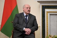 Lukašenko upevňuje svou moc: Vypsal referendum ke změnám ústavy. Ostře proti je Cichanouská