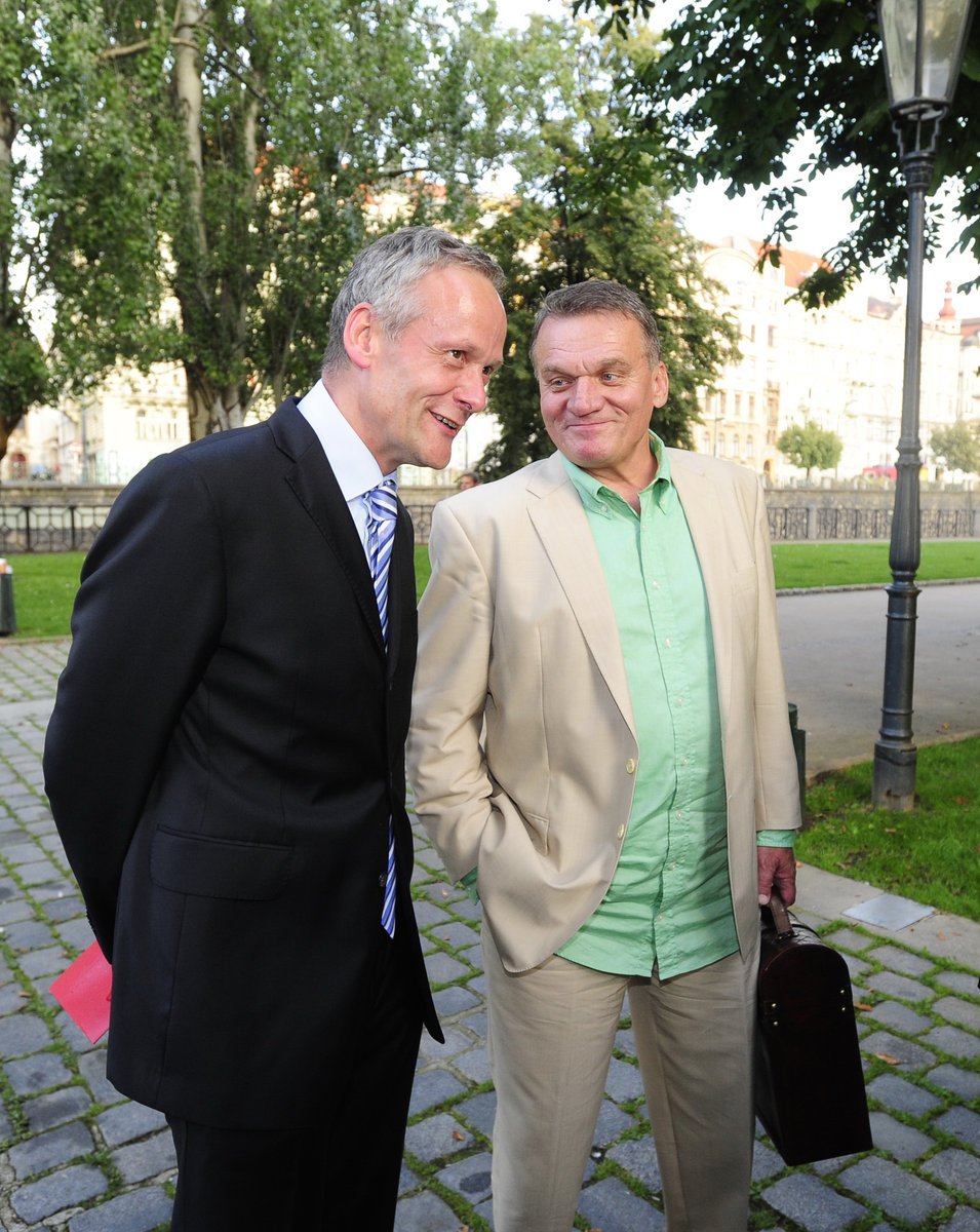 Cyril Svoboda s pražským primátorem Bohuslavem Svobodou