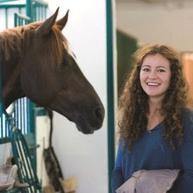 Alexandra Andresen je mladá, krásná a neskutečně zazobaná!