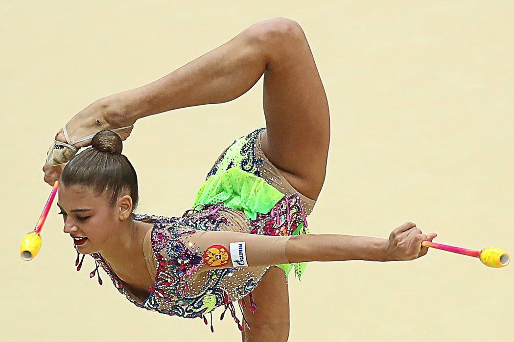 Ruská moderní gymnastka Alexandra Soldatovová v akci