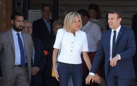 Zleva: Alexandre Benalla, Brigitte Macronová a Emmanuel Macron.