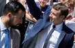 rancouzský prezident Emmanuel Macron ve společnosti svého šéfa bezpečnosti Alexandre Benally (foto z 11. června 2017)