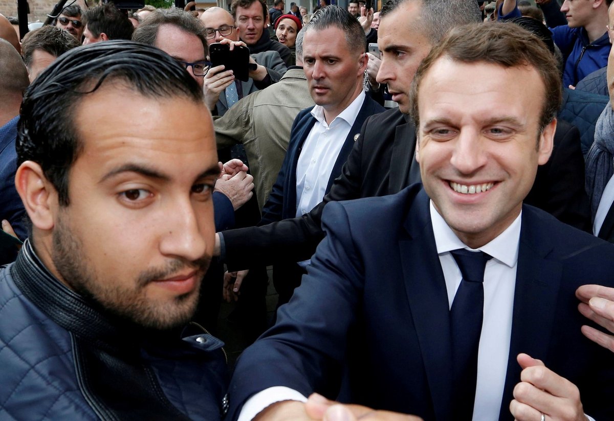 Emmanuel Macron a Alexandre Benalla (foto z 5. května 2017)