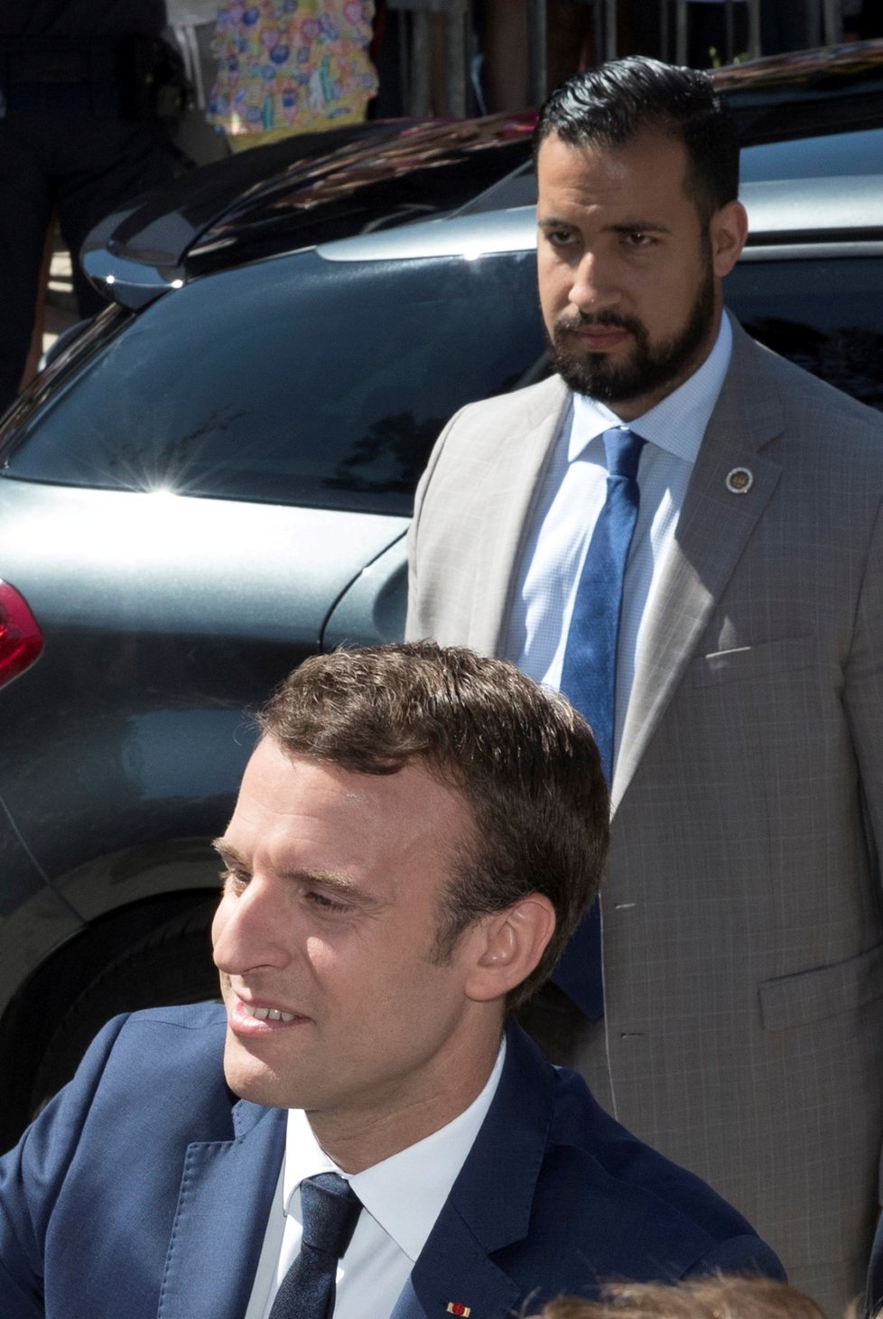 Prezident Francie Emmanuel Macron a jeho někdejší bodyguard Alexandre Benalla.