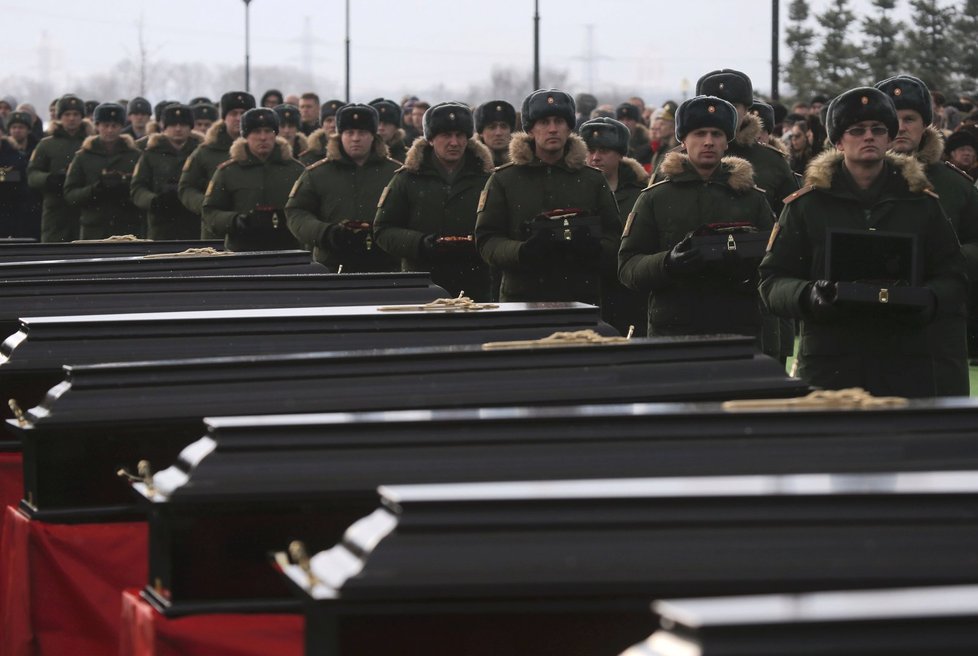 Rozloučení s Alexandrovci, kteří zahynuli při leteckém neštěstí.