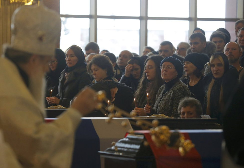 Rusko se rozloučilo s tragicky zesnulými členy souboru Alexandrovci.