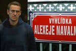 Ve Stromovce se objevila na vyhlídce nedaleko ruské ambasády cedule s nápisem vyhlídka Alexeje Navalného.