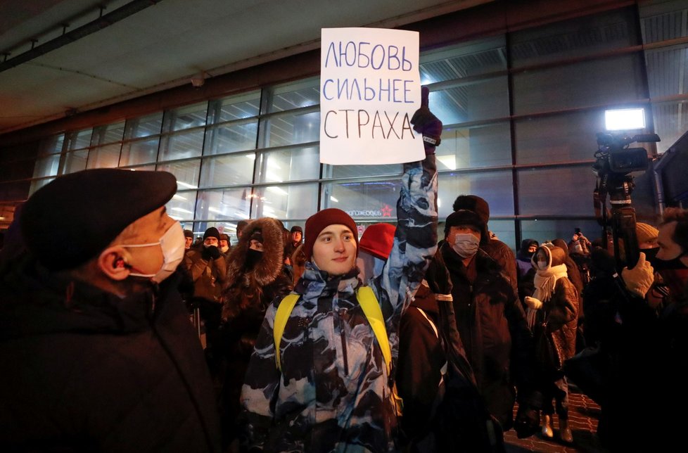 Zákrok policie na moskevském letišti Vnukovo