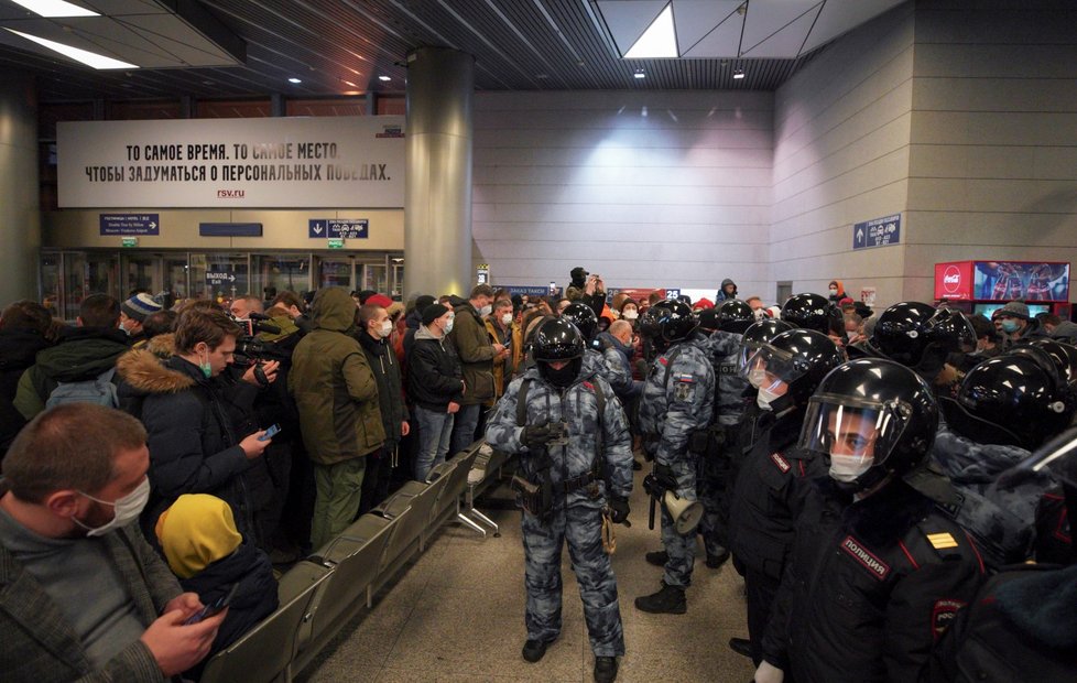 Zákrok policie na moskevském letišti Vnukovo