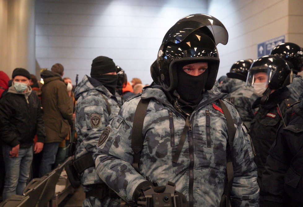 Zákrok policie na moskevském letišti Vnukovo