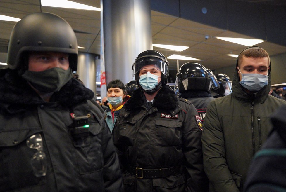 Zákrok policie na moskevském letišti Vnukovo