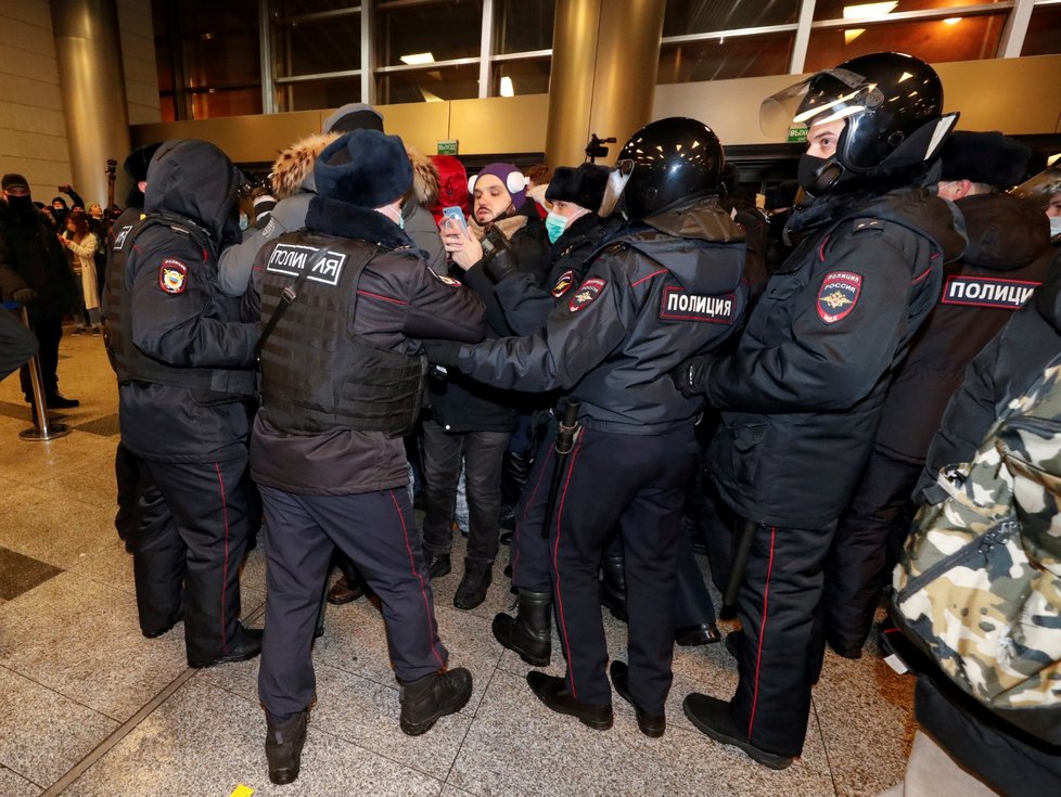 Zákrok policie na moskevském letišti Vnukovo