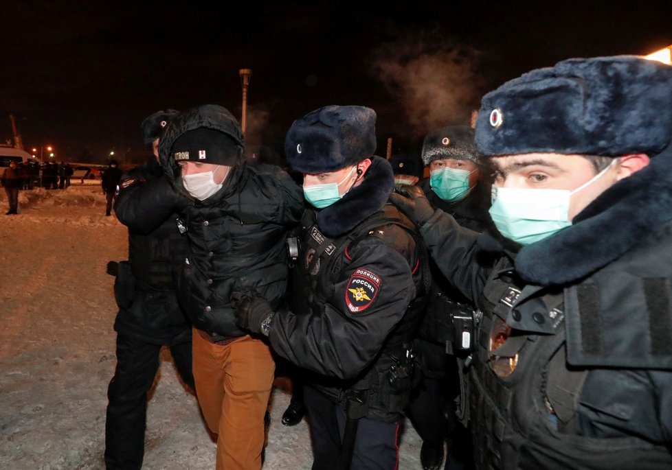 Zákrok policie na moskevském letišti Vnukovo