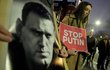 Protest po smrti Navalného před ruskou ambasádou v Londýně (16.2.2024)