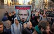 Po smrti Navalného protestovali lidé i před ruskou ambasádou v Bělehradě (16.2.2024)