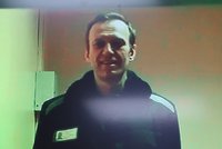 Navalnyj bojuje proti bizarnímu trestu za slovo  „střecha“. Obrátil se na nejvyšší soud