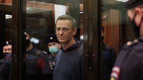 Ruský opozičník Alexej Navalnyj při jednání soudu