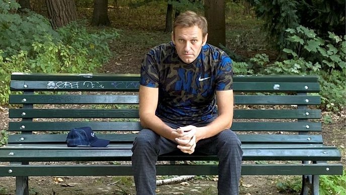 Alexej Navalnyj krátce po propuštění z berlínské nemocnice