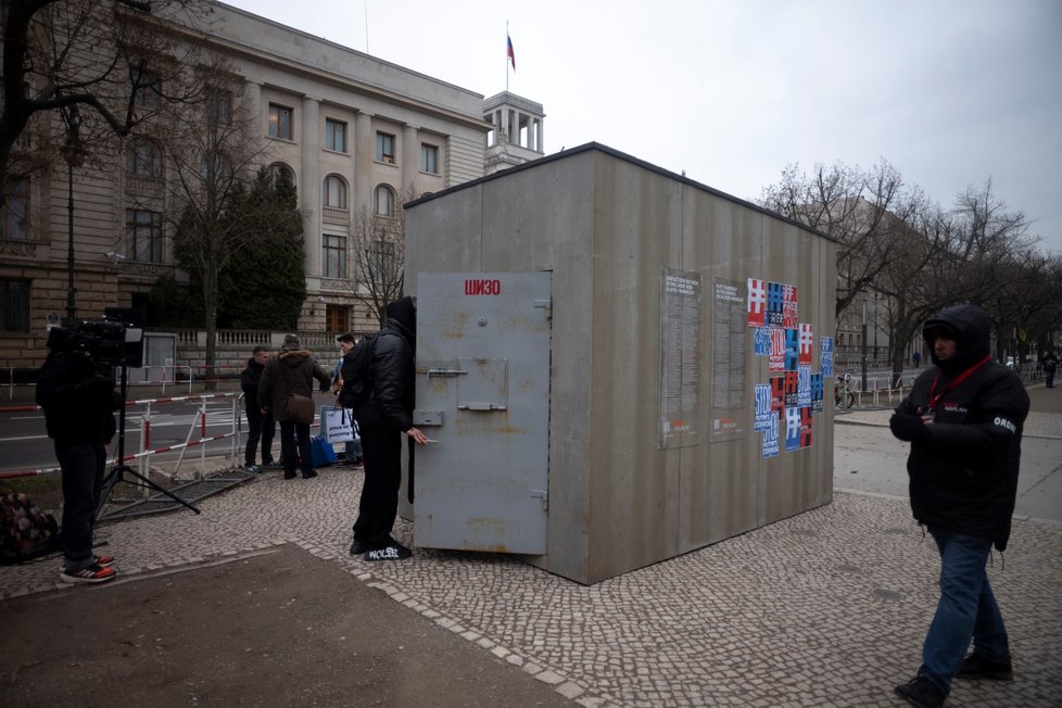 Maketa cely Alexeje Navalného v Berlíně (24. 1. 2023).