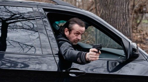 Ve filmu Gangster Ka si střihl roli jednoho z mafiánů.