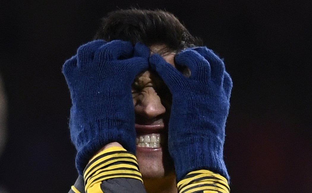 Útočník Arsenalu Alexis Sánchez byl po remíze s Bournemouthem pořádně naštvaný