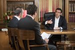 Řecký premiér Alexis Tsipras mluvil v televizi o dohodě, kterou uzavřel s evropskými představiteli