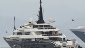 Luxusní jachta Alfa Nero