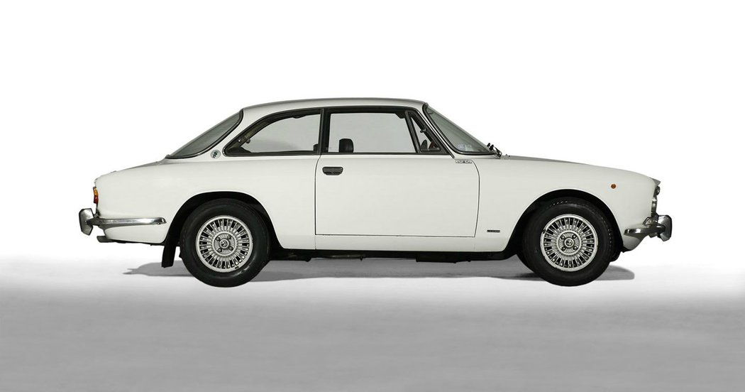 Alfa Romeo 2000 GT Veloce (1971–1976)