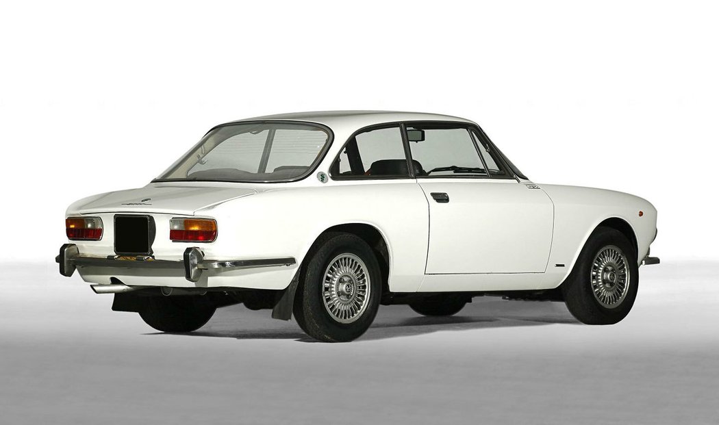 Alfa Romeo 2000 GT Veloce (1971–1976)