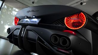 Alfa Romeo 33 Stradale Perla Nera Alfa Romeo 33 Stradale Perla Nera