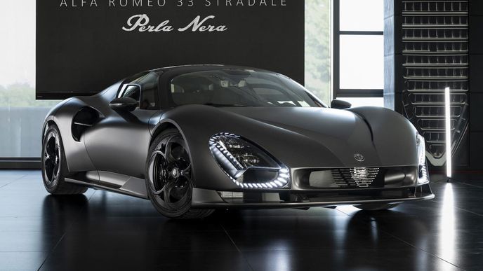 Alfa Romeo 33 Stradale Perla Nera Alfa Romeo 33 Stradale Perla Nera