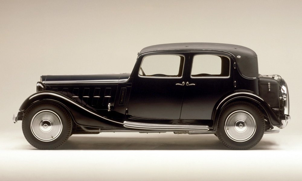 Sedan 6C 2300 Gran Turismo Berlina s karoserií Touring vznikl rovněž v roce 1934.