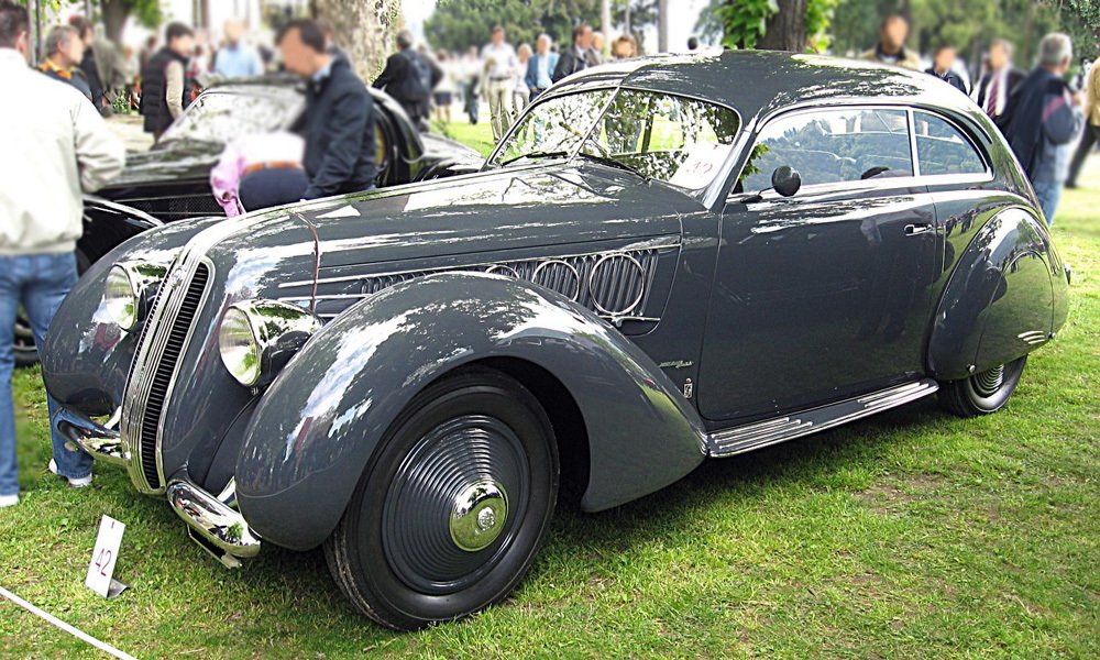 Karosárna Pinin Farina navrhla a vyráběla v letech 1936 a 1937 aerodynamické karoserie na podvozku typu 6C 2300 B Pescara.