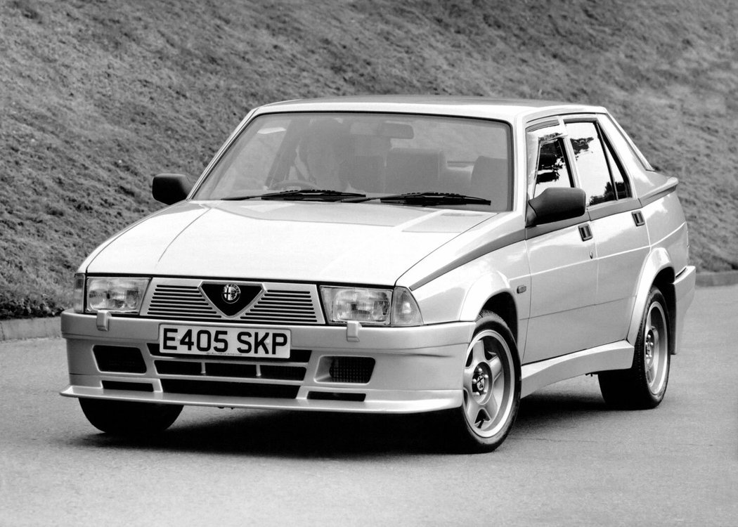 Alfa Romeo 75 Twin Spark 2.0 Veloce (162B) (1987–1988)