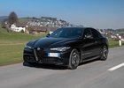 Alfa Romeo Giulia a Stelvio přijíždějí v edici Estrema. Černou nešetří