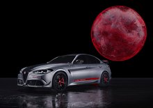 Alfa Romeo Giulia Quadrifoglio Luna Rossa. Pro pouhou desítku šťastlivců