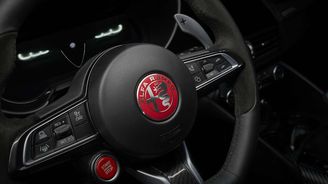 Alfa Romeo Giulia Quadrifoglio Luna Rossa Alfa Romeo Giulia Quadrifoglio Luna Rossa