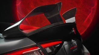 Alfa Romeo Giulia Quadrifoglio Luna Rossa Alfa Romeo Giulia Quadrifoglio Luna Rossa