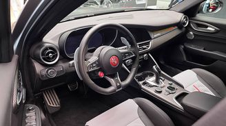 Alfa Romeo Giulia Quadrifoglio Luna Rossa Alfa Romeo Giulia Quadrifoglio Luna Rossa