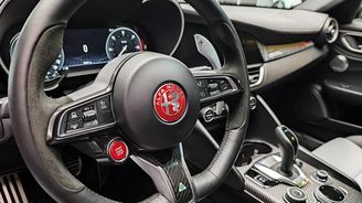 Alfa Romeo Giulia Quadrifoglio Luna Rossa Alfa Romeo Giulia Quadrifoglio Luna Rossa