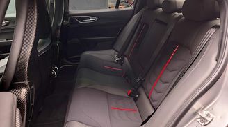 Alfa Romeo Giulia Quadrifoglio Luna Rossa Alfa Romeo Giulia Quadrifoglio Luna Rossa