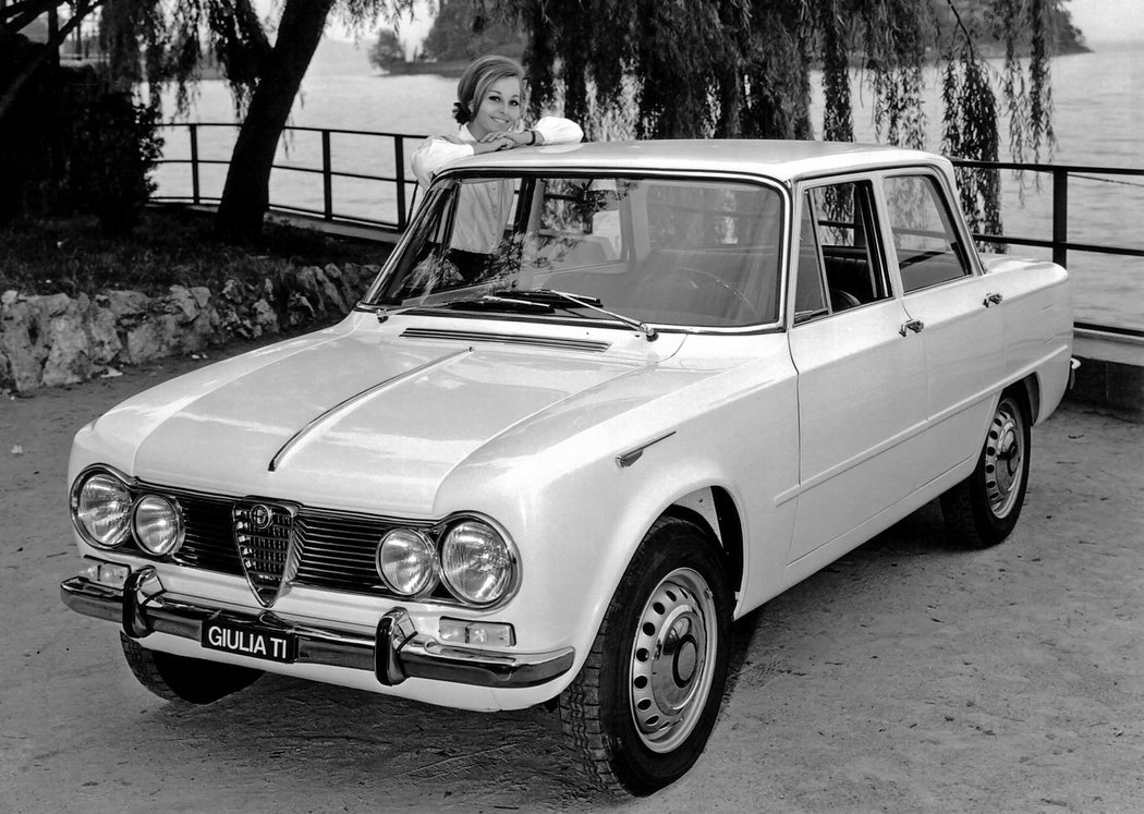 Alfa Romeo Giulia T.I. (1962–1967)