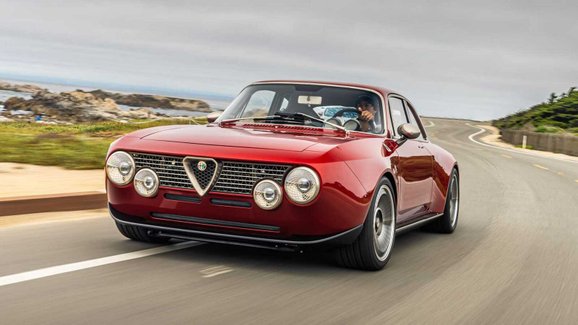 Italové představili úžasný restomod Alfy Romeo Giulia. Má V6 se dvěma turby a 600 koní