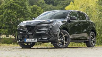 TEST Alfa Romeo Junior Ibrida Q4 Intensa 1.2 Turbo – Tady je něco navíc TEST Alfa Romeo Junior Ibrida Q4 Intensa 1.2 Turbo – Tady je něco navíc