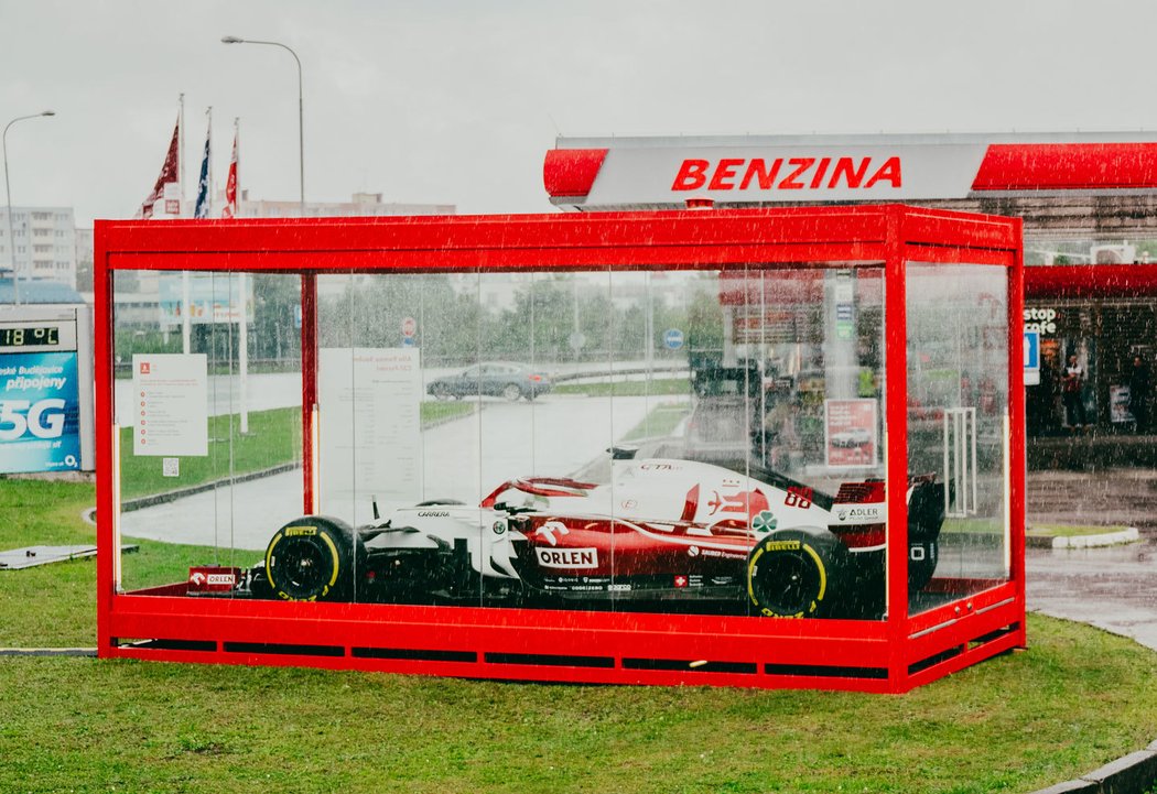 Alfa Romeo Sauber C-37 Ferrari