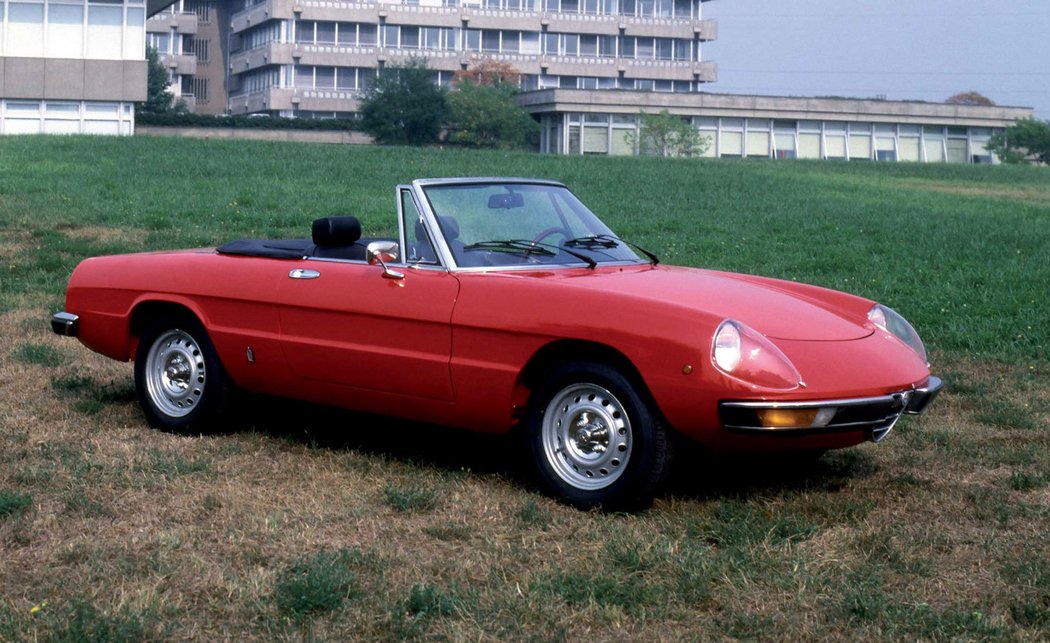 Alfa Romeo Spider (1975)