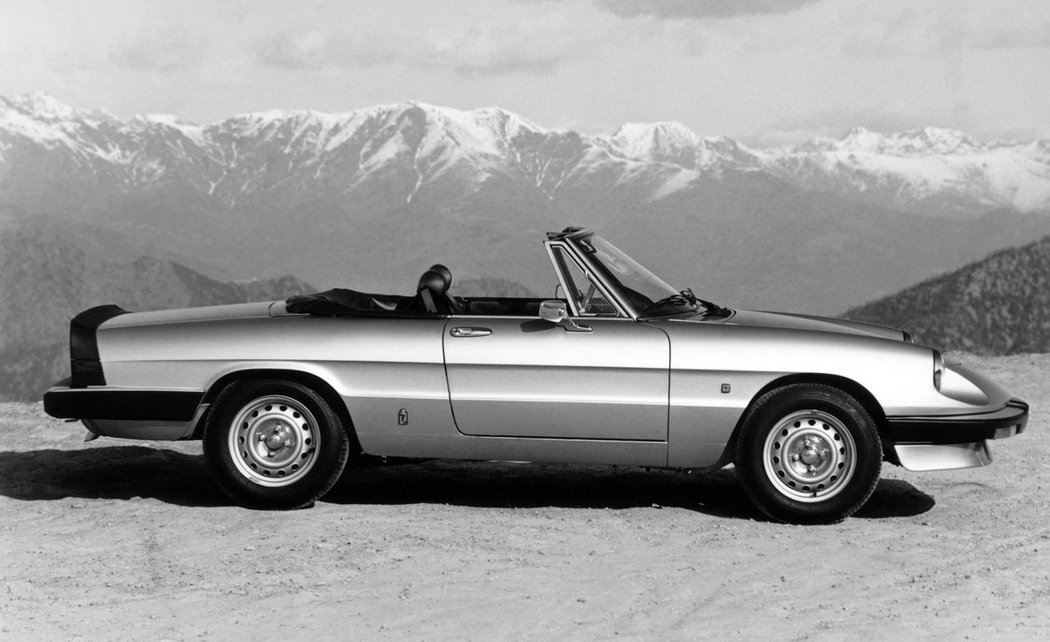 Alfa Romeo Spider (1983)