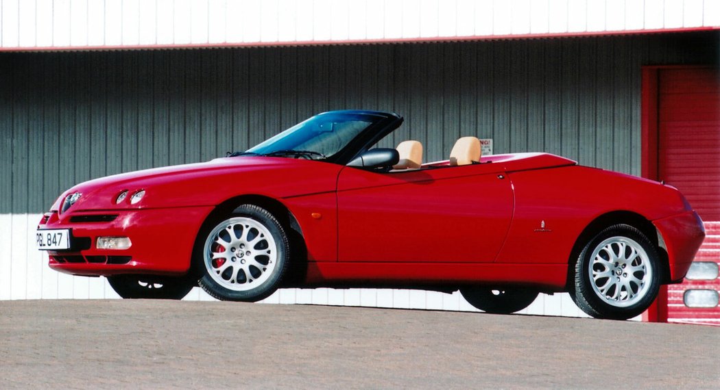 Alfa Romeo Spider (UK) (2000)